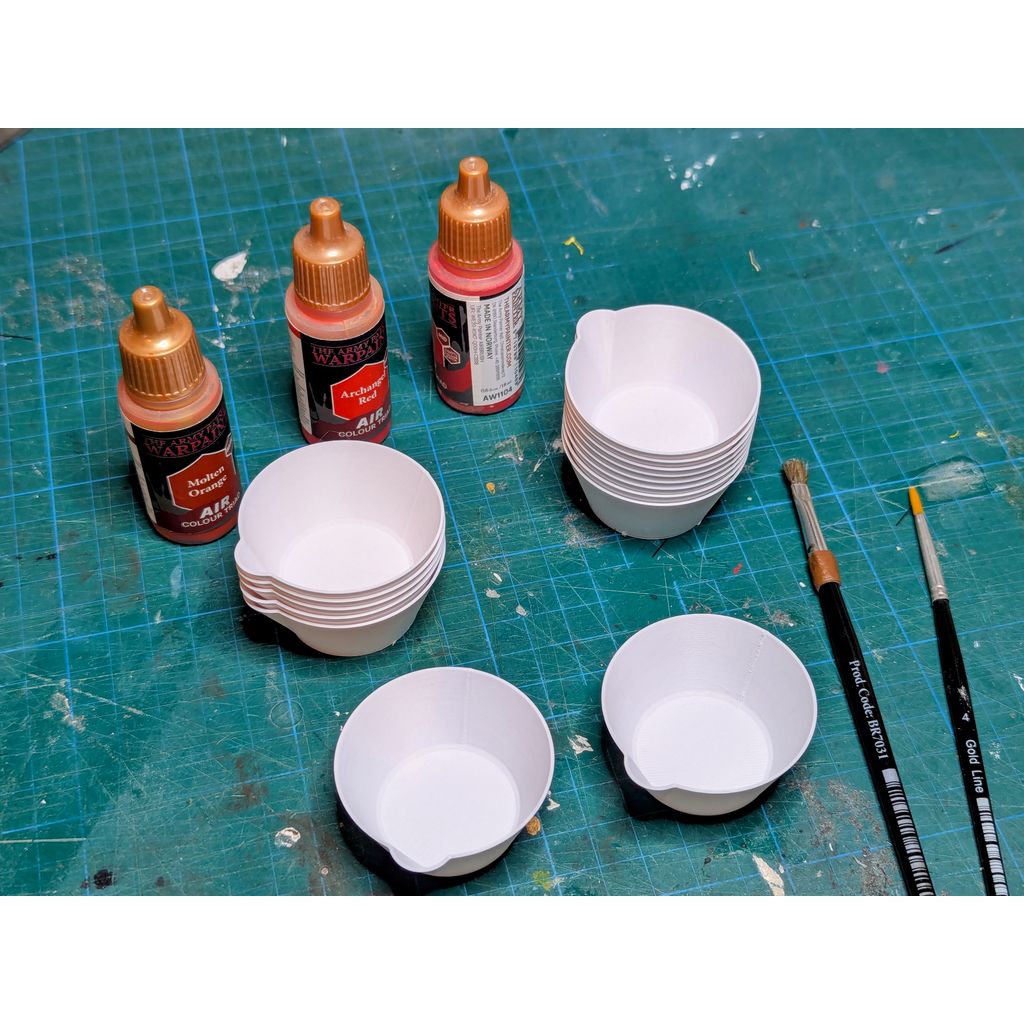 Простые стаканы для смешивания для миниатюрной живописи