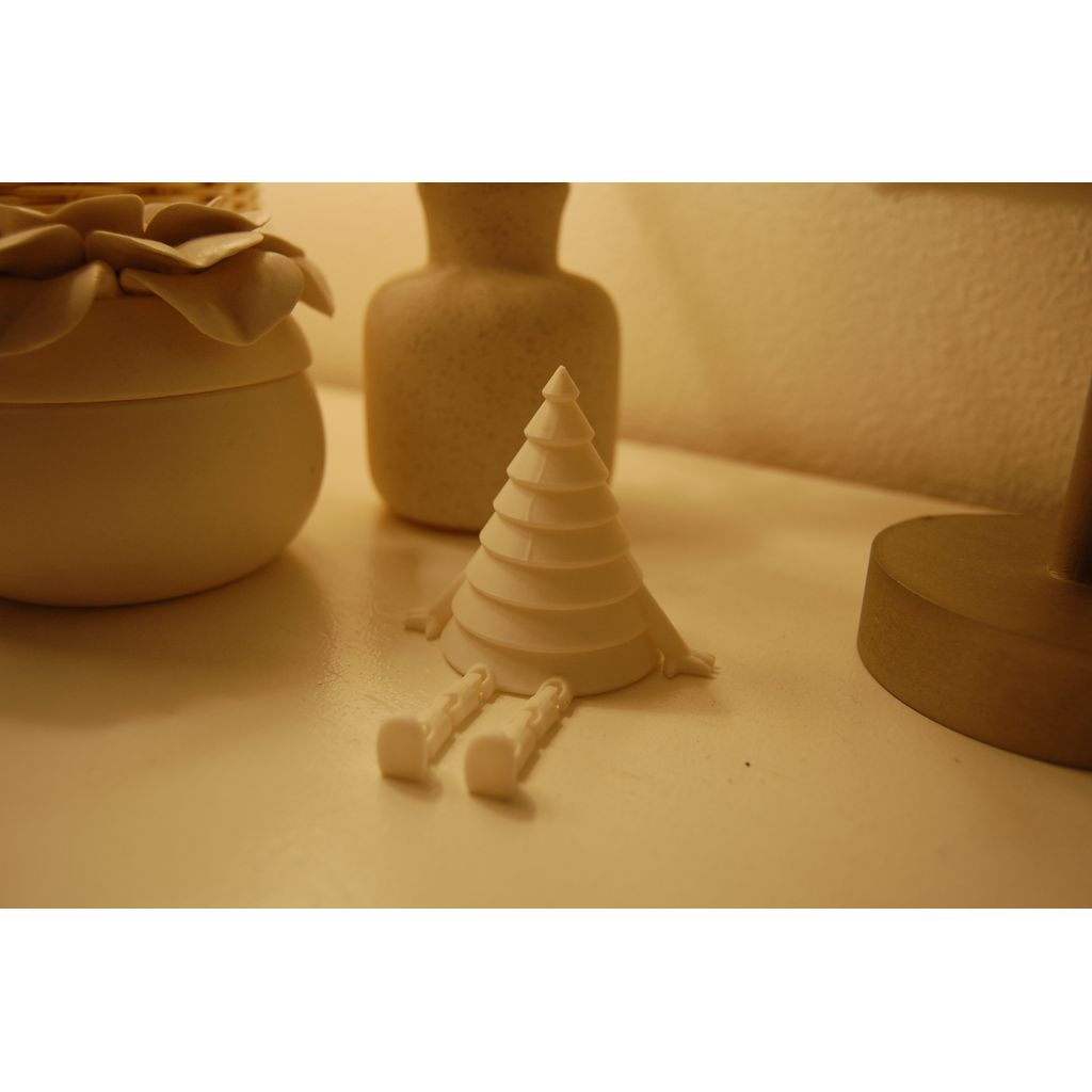 Игривая фигура с артикулированными ногами