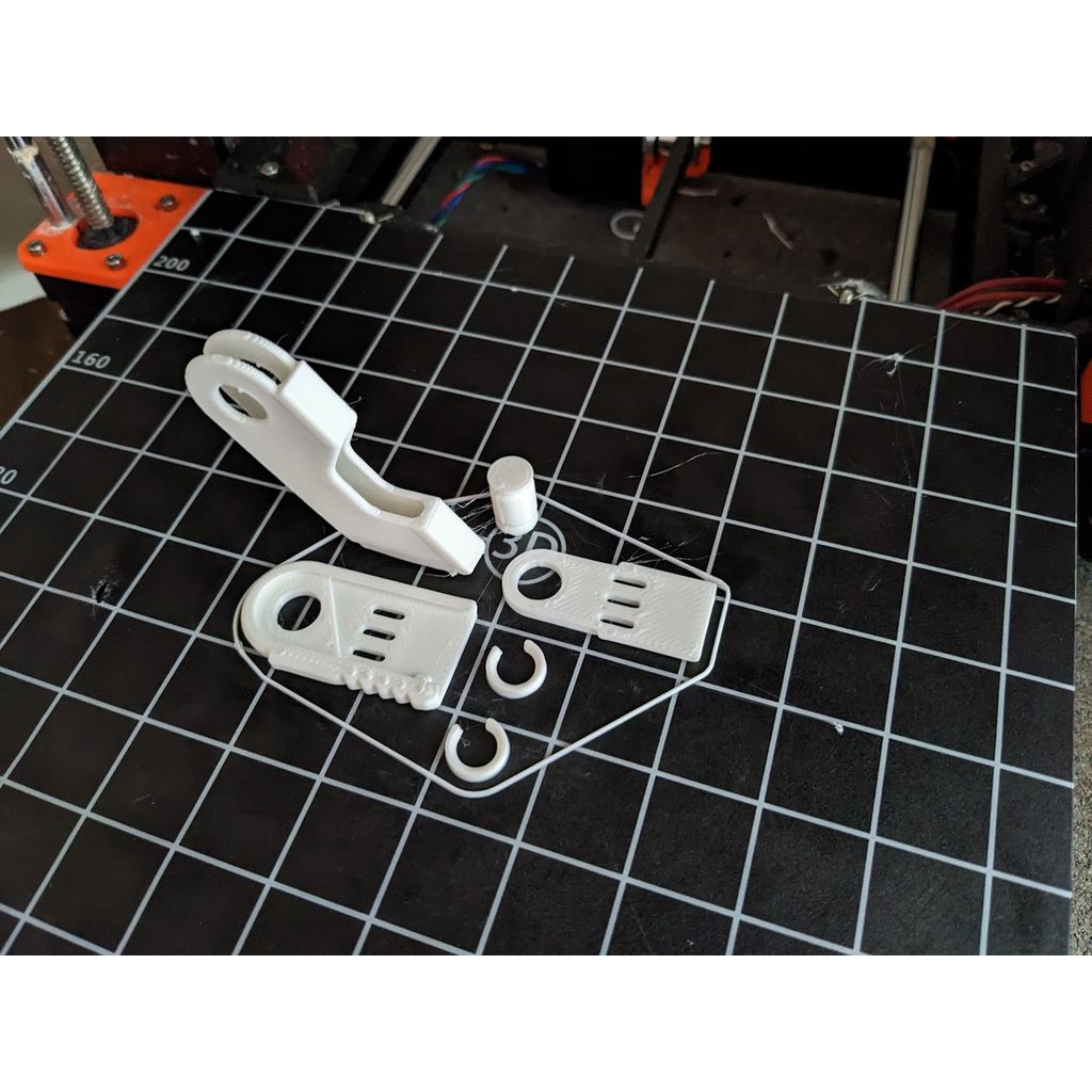 Полезный складной утилитарный нож