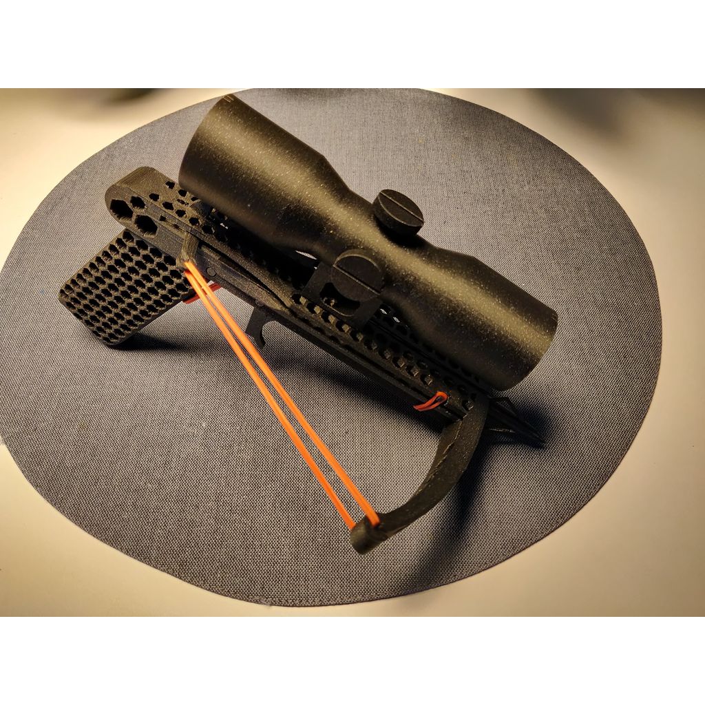 Наружный арбалет с насадным прицелом