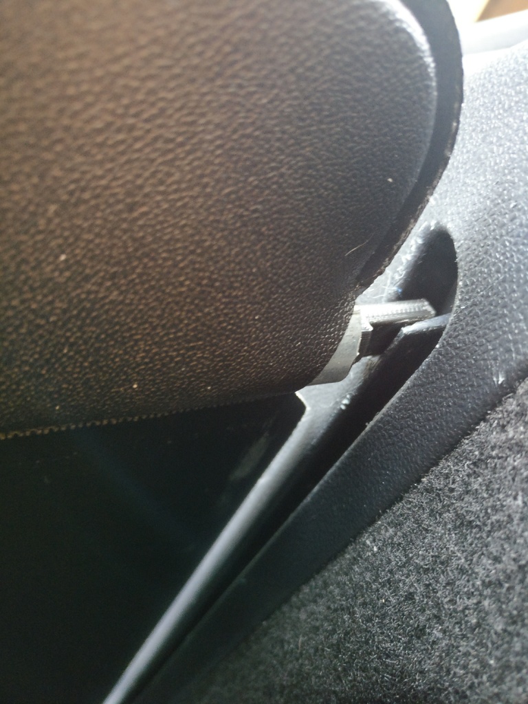 Замена правого направляющего для Mercedes Benz B180