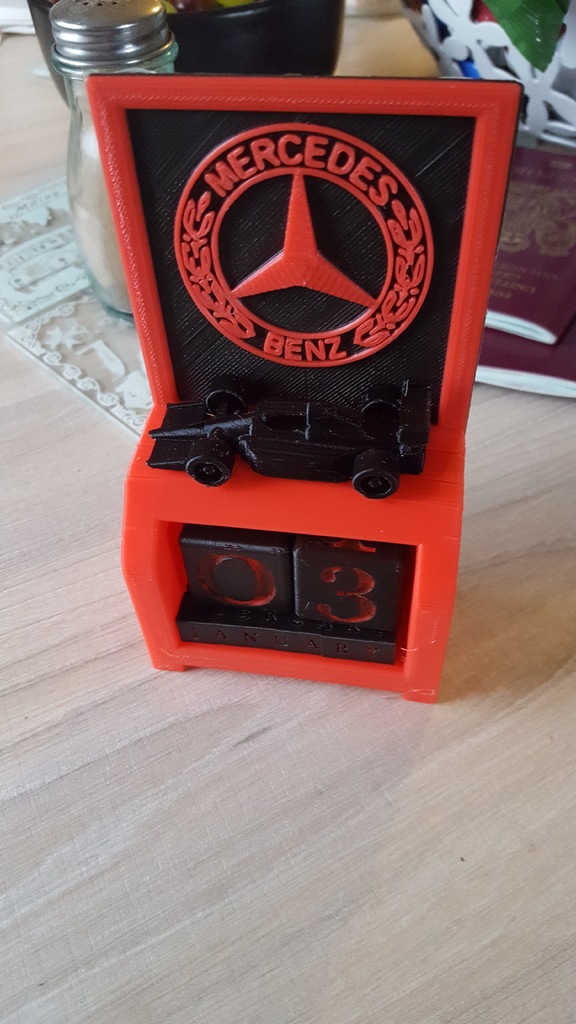 Календарь с логотипом Mercedes