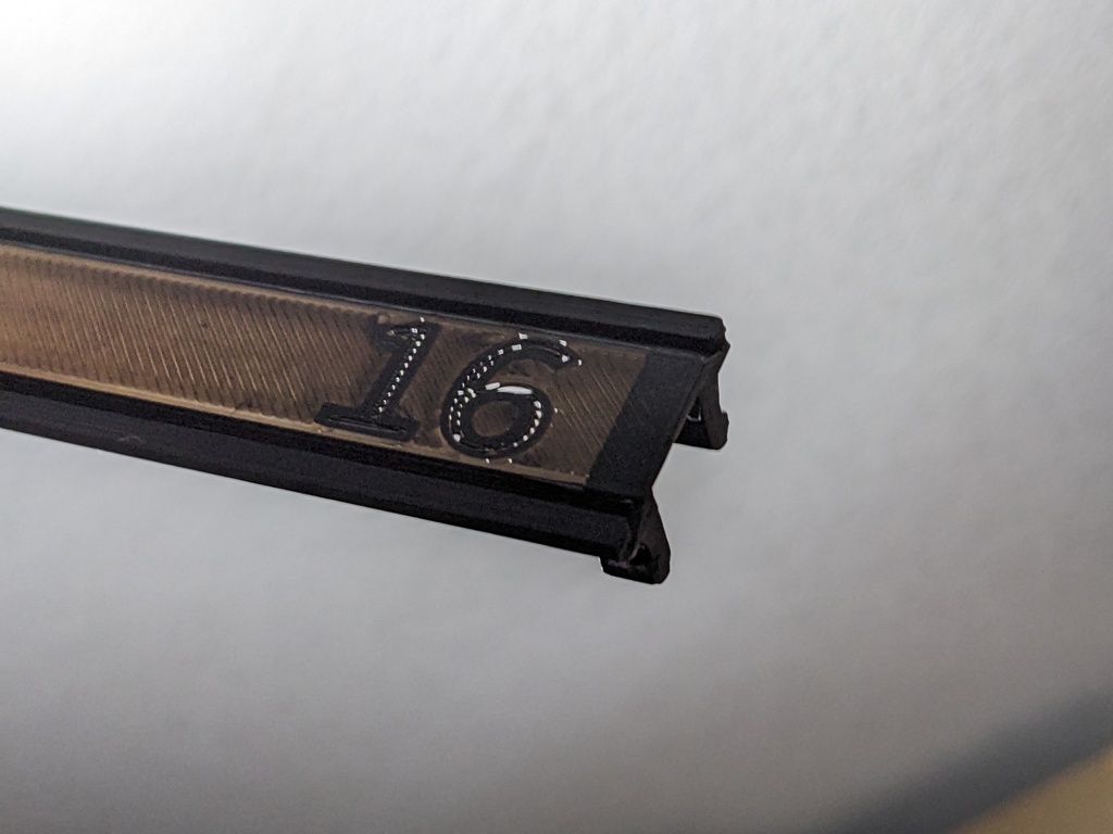 Держатель для этикеток на проволочных полках