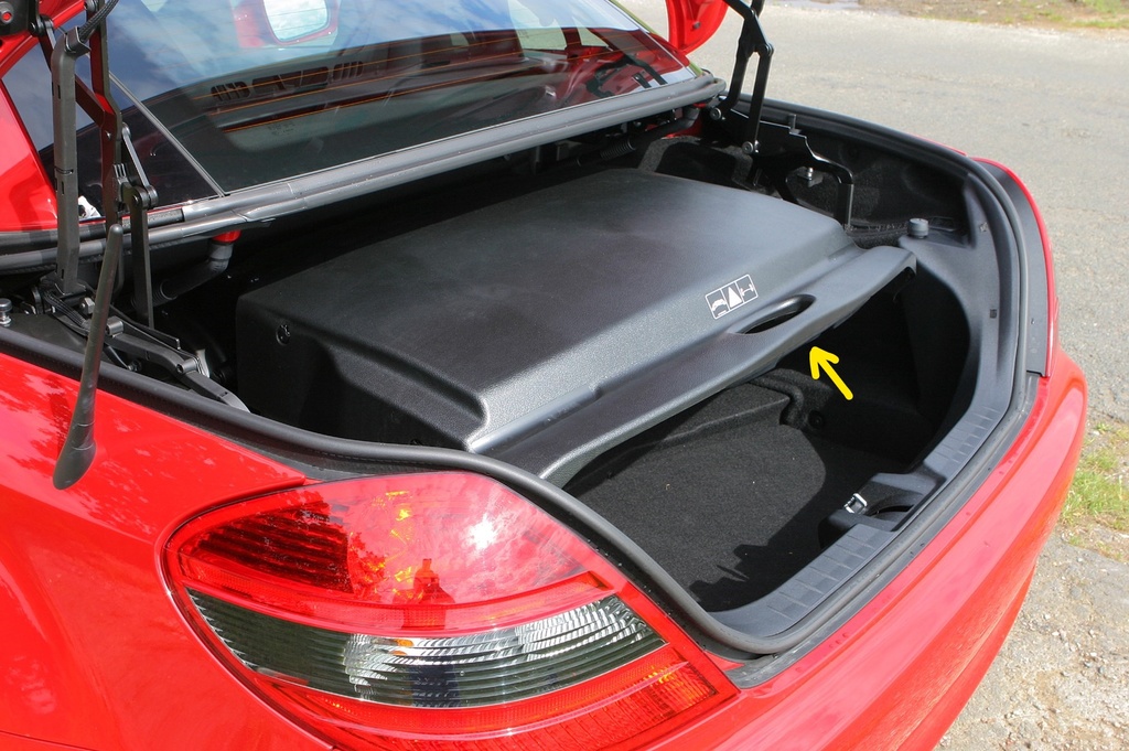 Замена защелки для отделителя багажника Mercedes SLK