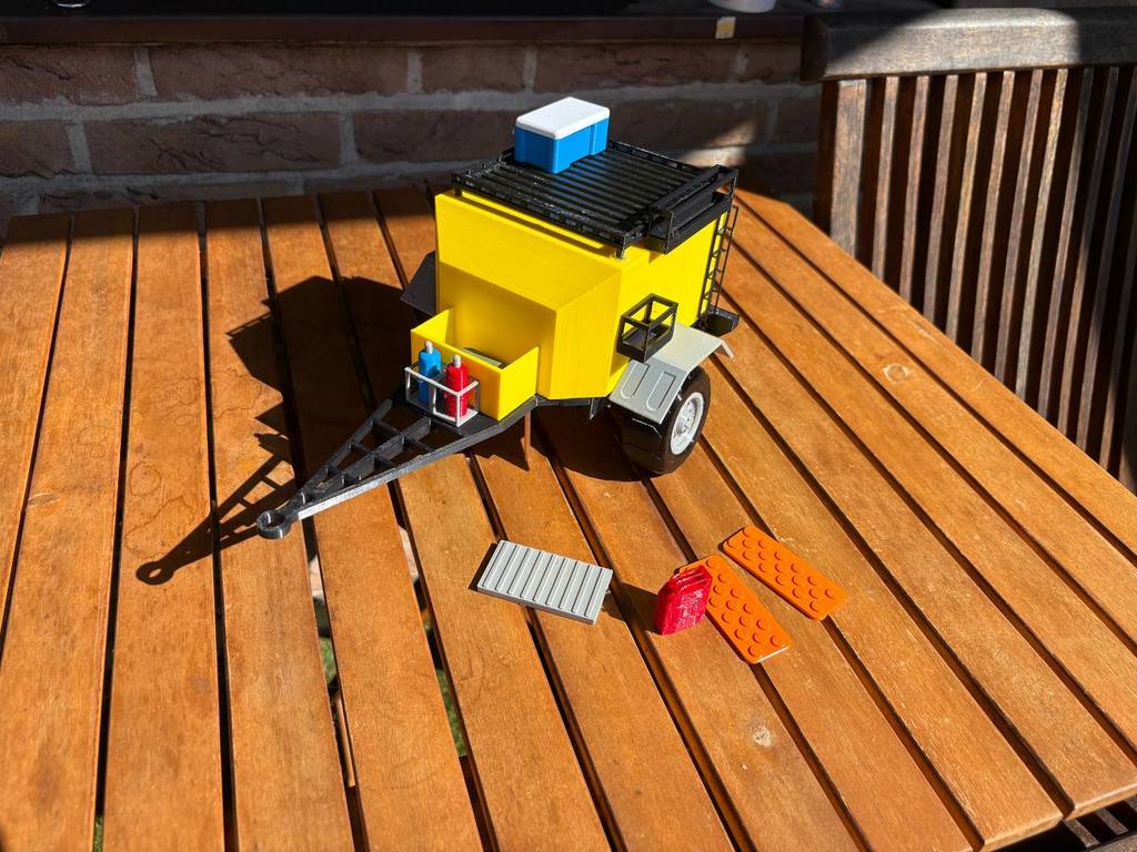 Модель прицепа для кемпинга масштаба 1:12