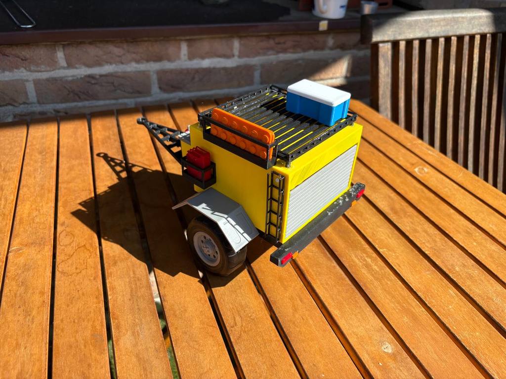 Модель прицепа для кемпинга масштаба 1:12