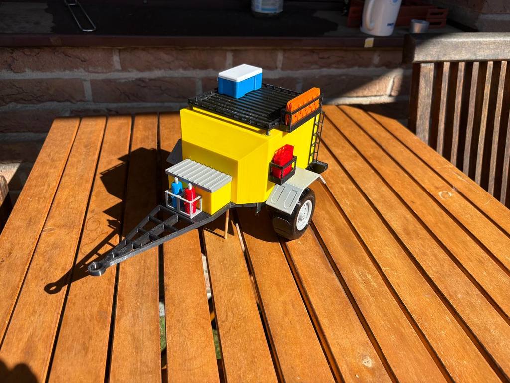 Модель прицепа для кемпинга масштаба 1:12