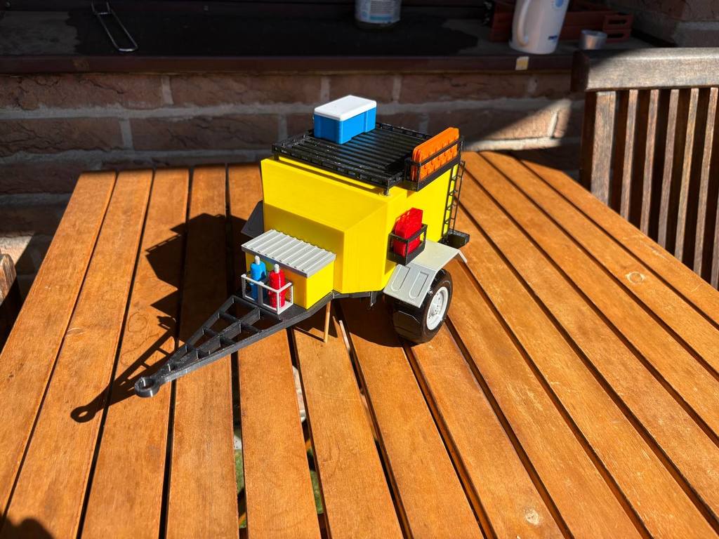 Модель прицепа для кемпинга масштаба 1:12