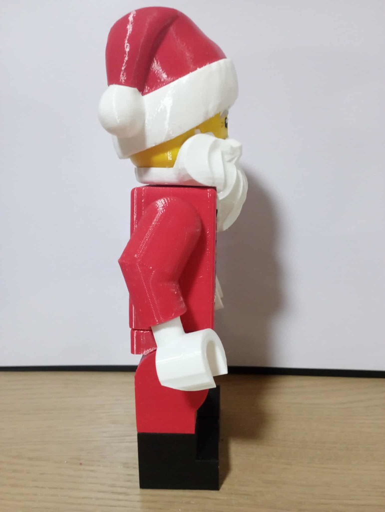Гигантская минифигура Санты