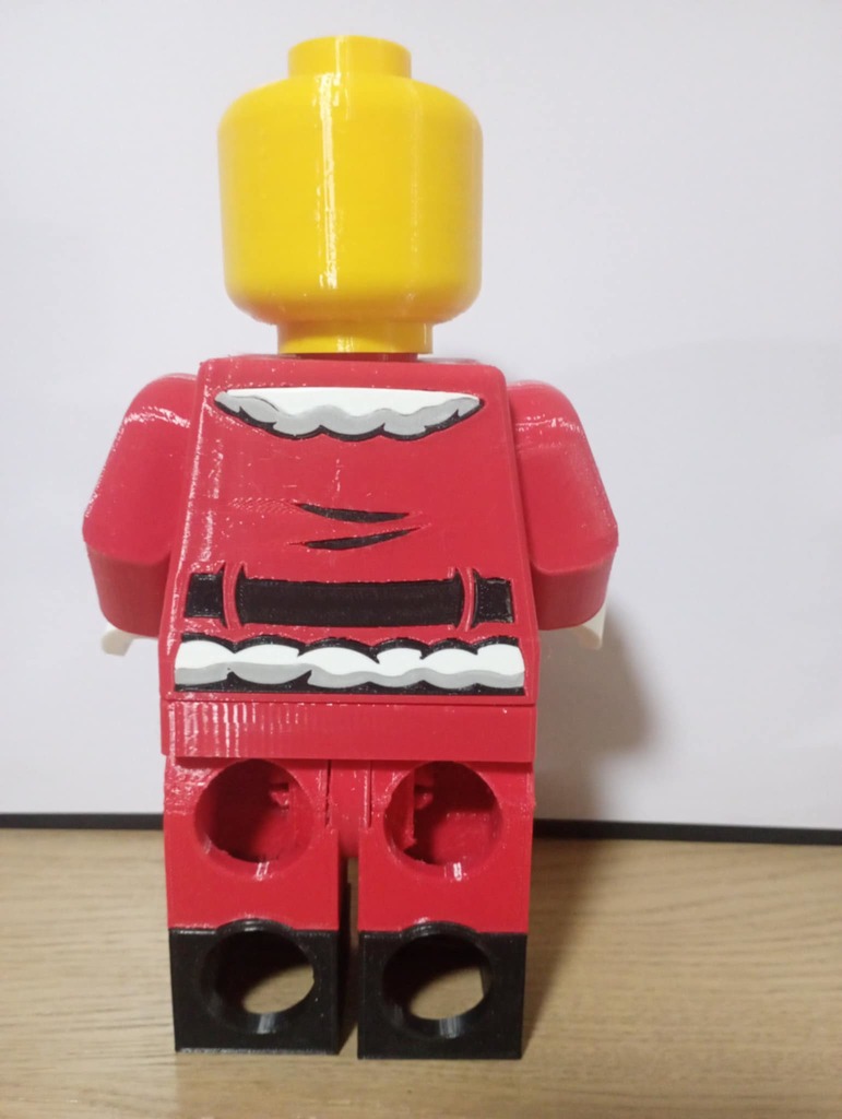 Гигантская минифигура Санты