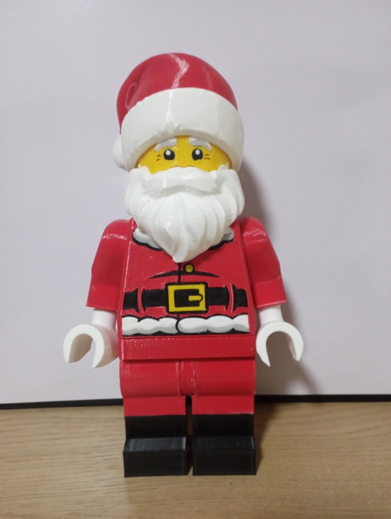 Гигантская минифигура Санты