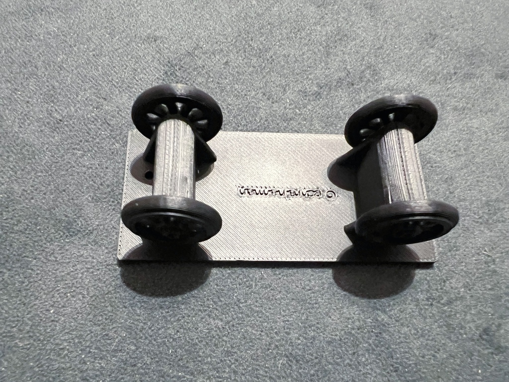 Деревянный железнодорожный крытый грузовой вагон