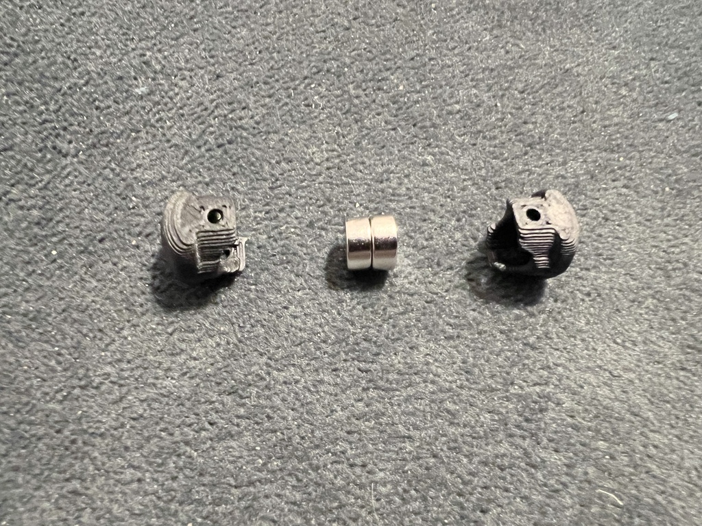 Деревянный железнодорожный крытый грузовой вагон