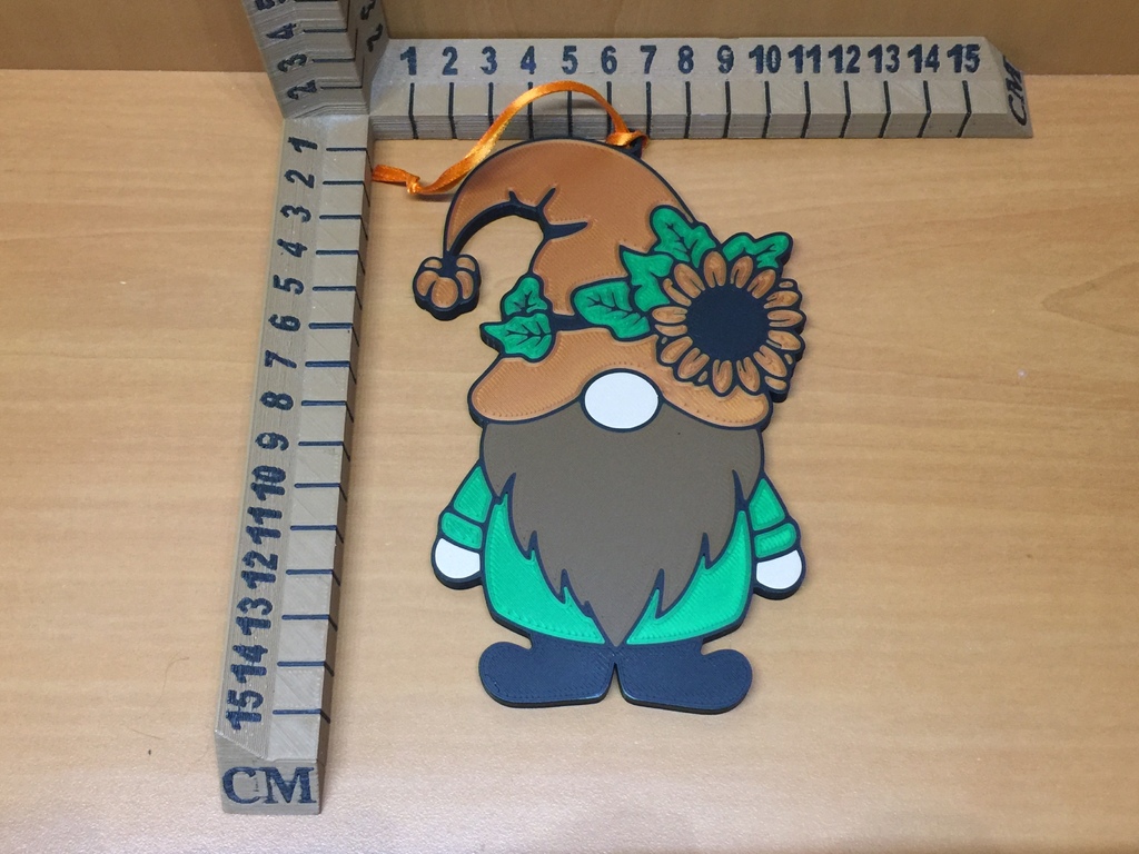 Декорация с гномом для осени