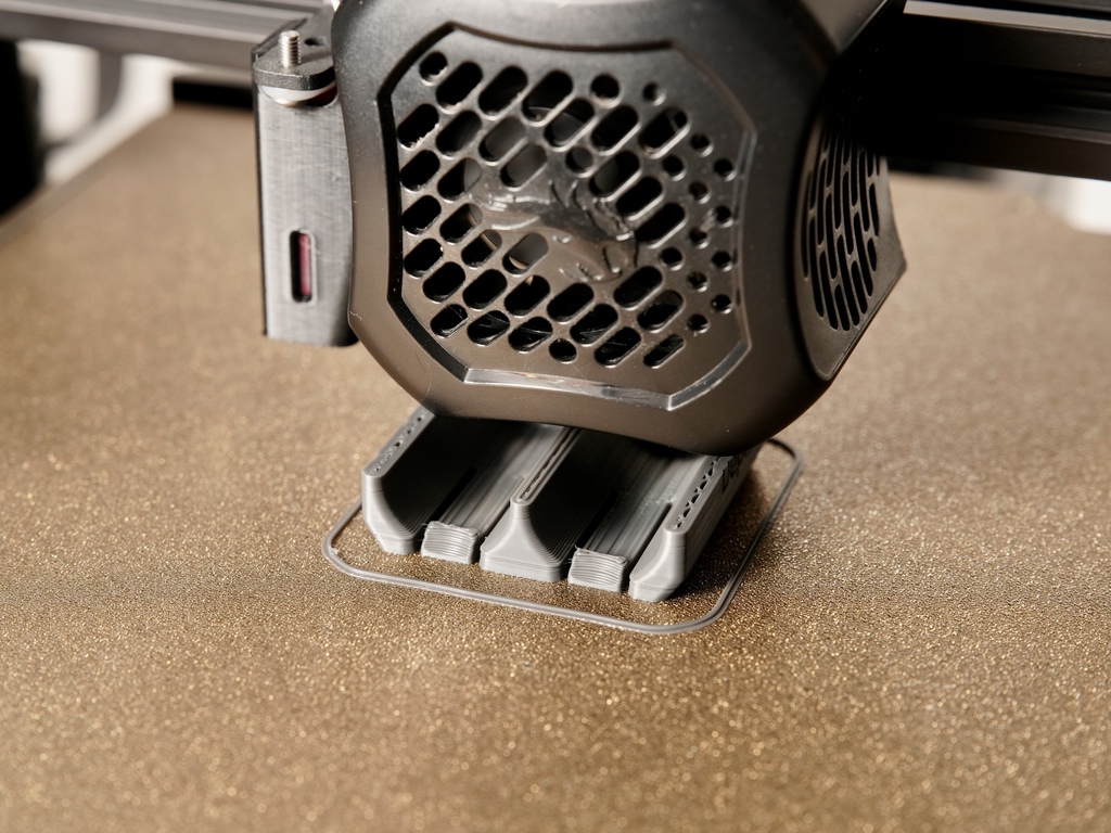 Компактный аккумуляторный блок на 4xCR123