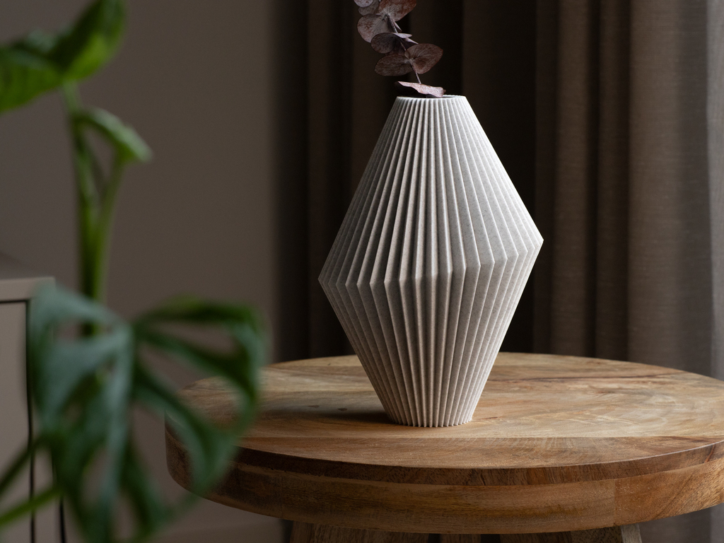 Ваза KAITO - Современный геометрический дизайн