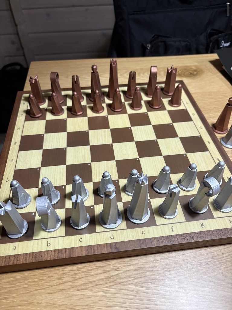 Научно-фантастический шахматный набор