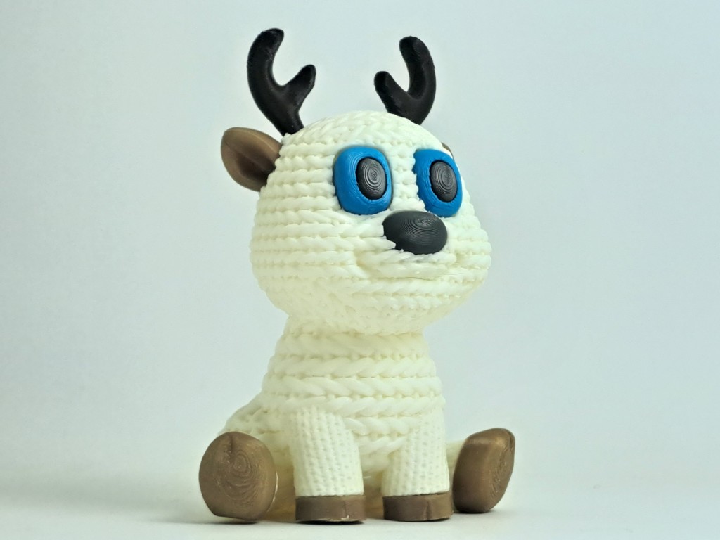 Вязаный снежный олень - готов к Рождеству