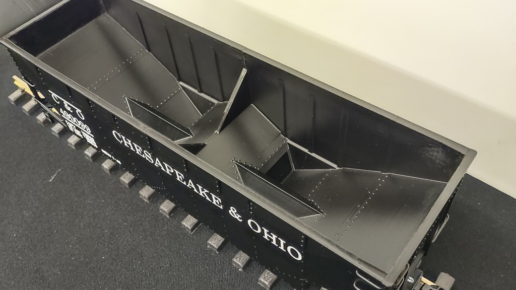 Модель 1:29 двухсекционного вагончика-хоппера