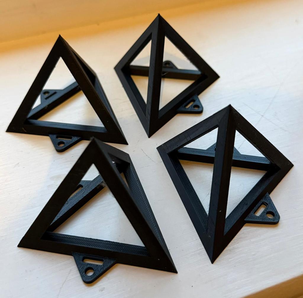 Пирамиды для маляров с отверстиями для масла