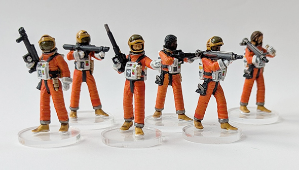 Экипаж Лунной базы в скафандрах EVA