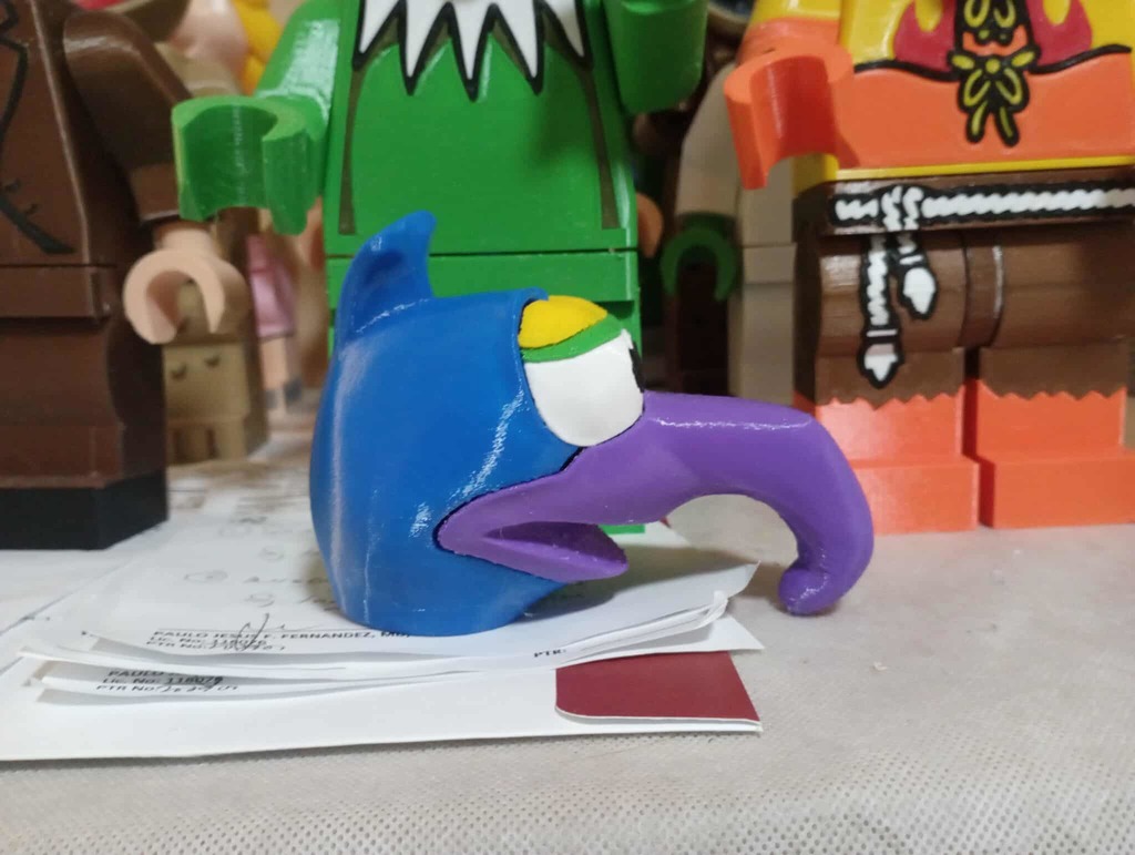 Гигантская минифигура Гонзо из Muppets