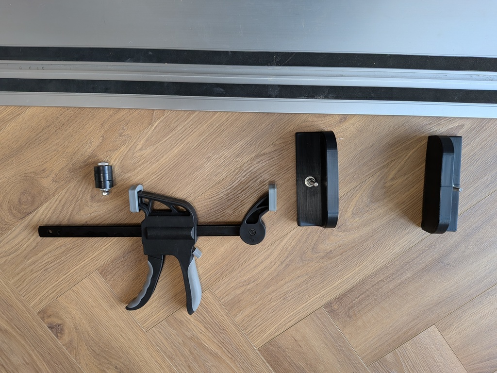 Зажим для обрезки краев дверей в месте установки для пил Festool