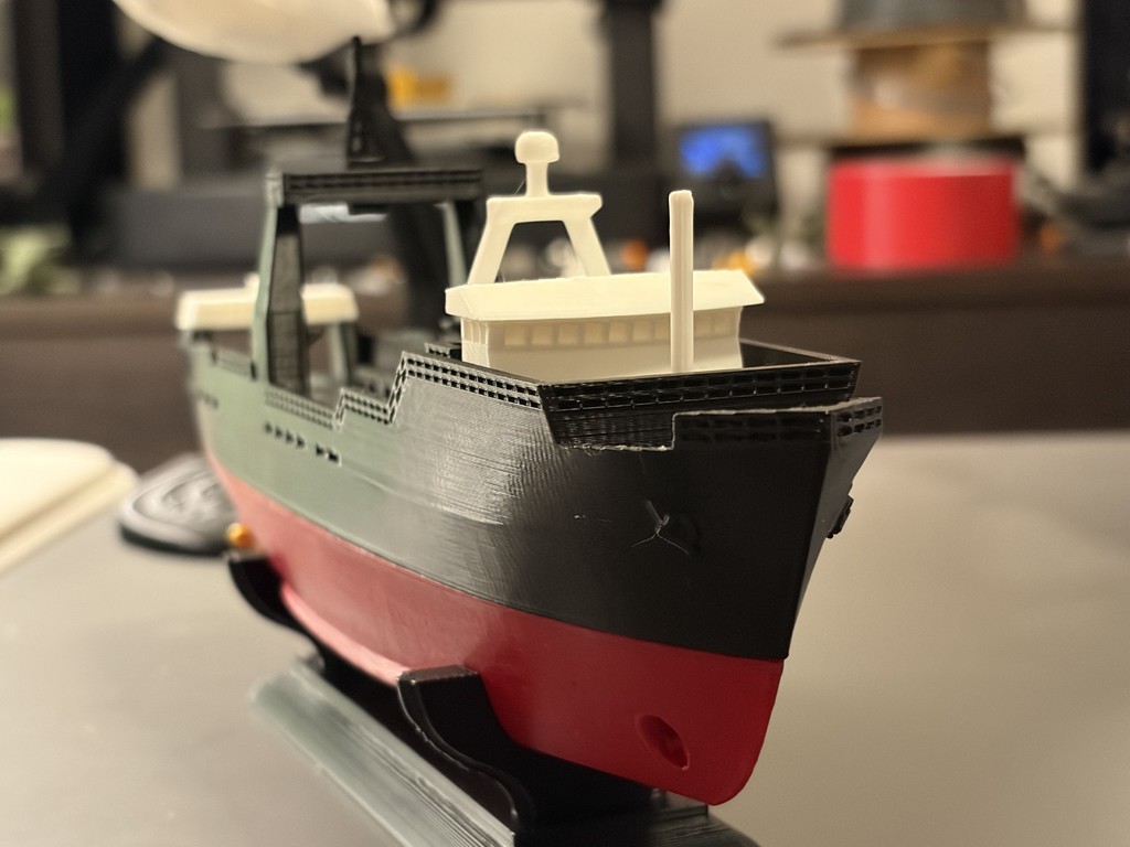 Модель рыболовного траулера FV Alaska Ranger