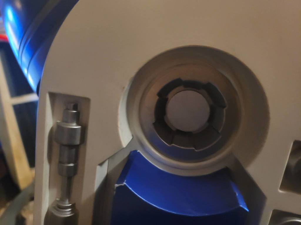 Крышка для отверстия крепления ноги R2-D2