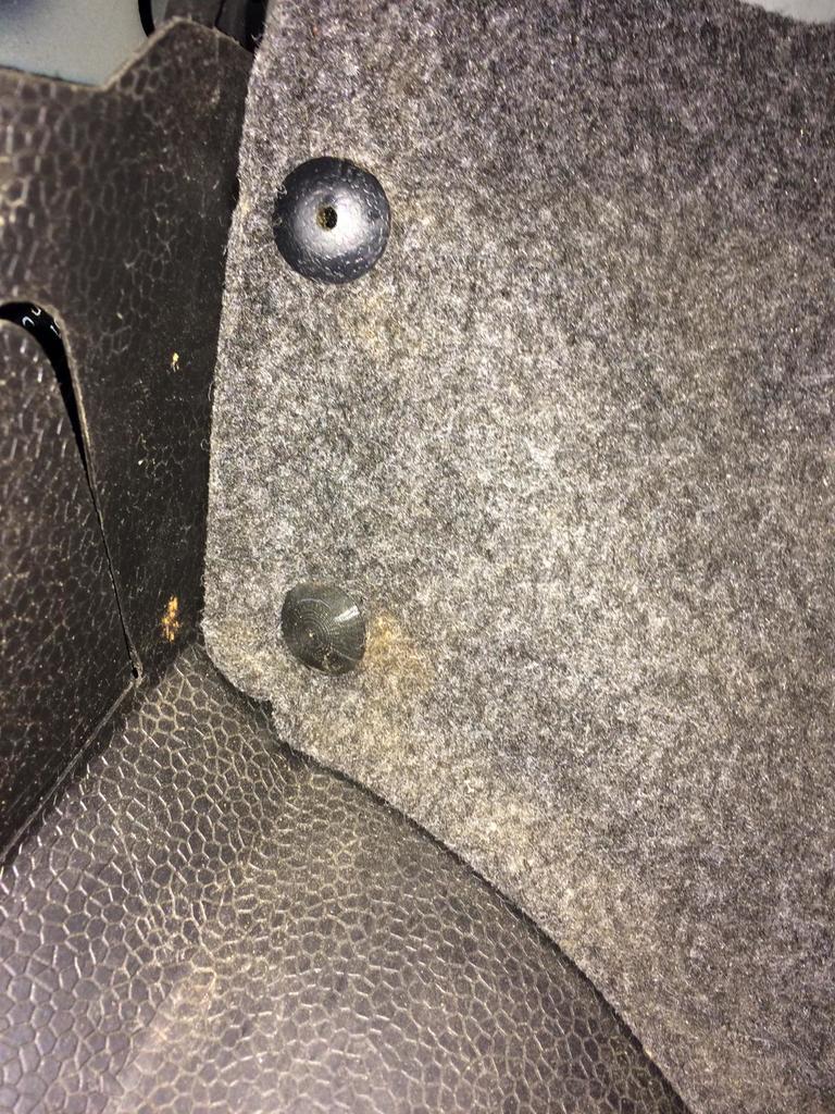 Крепления обтекателя Mercedes