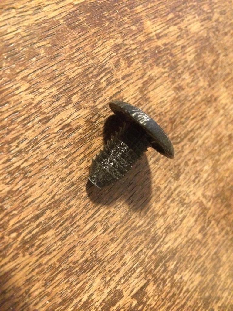 Крепления обтекателя Mercedes