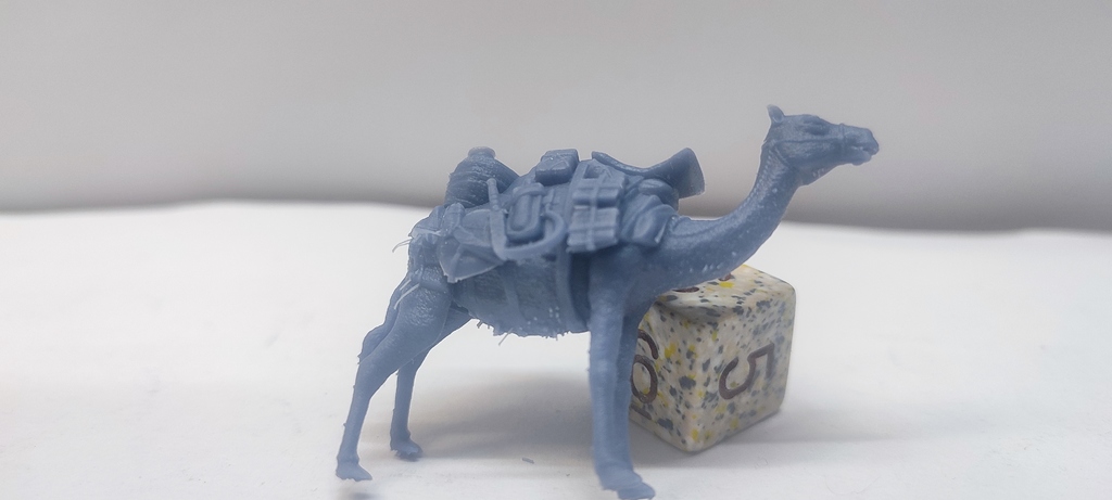 Миниатюра верблюда для настольных игр