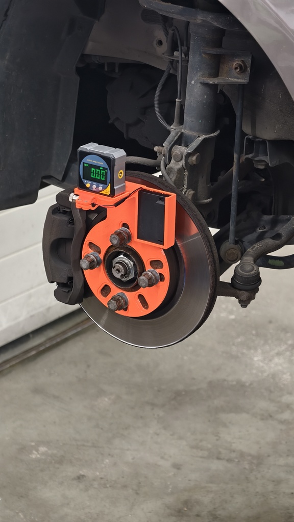 Инструмент для выравнивания колес автомобиля