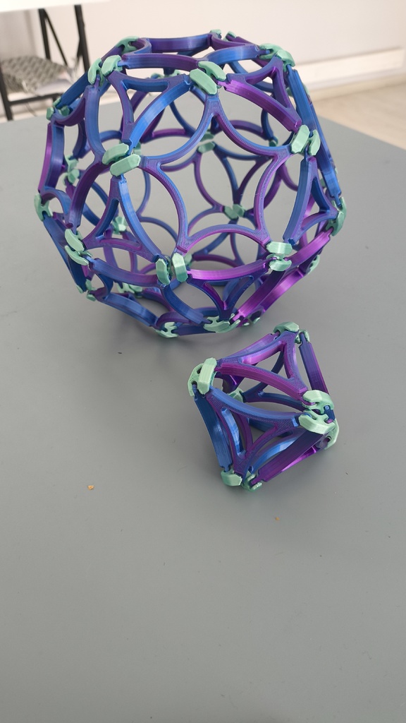 Расширяющиеся геометрические фигуры