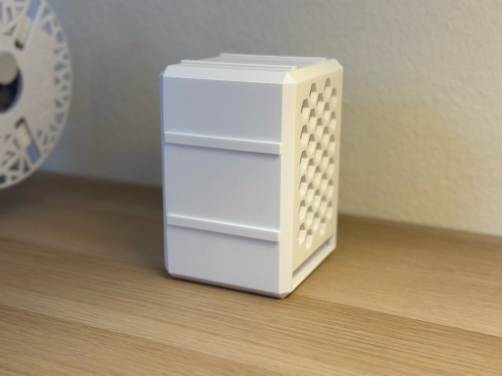 Модульная коробка для хранения с рельсами и крючками