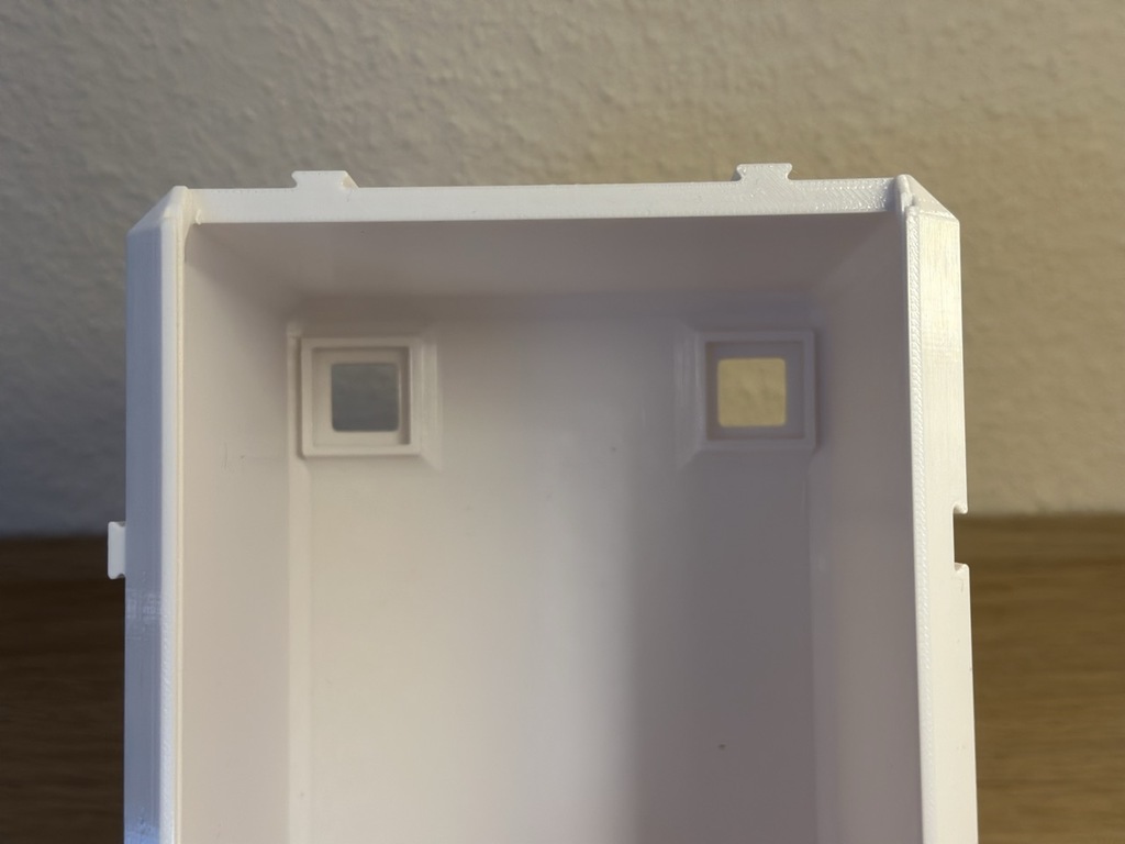 Модульная коробка для хранения с рельсами и крючками