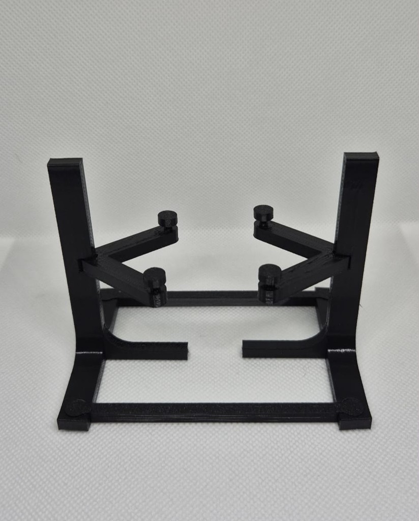 Миниатюрный подъемник для автомобилей