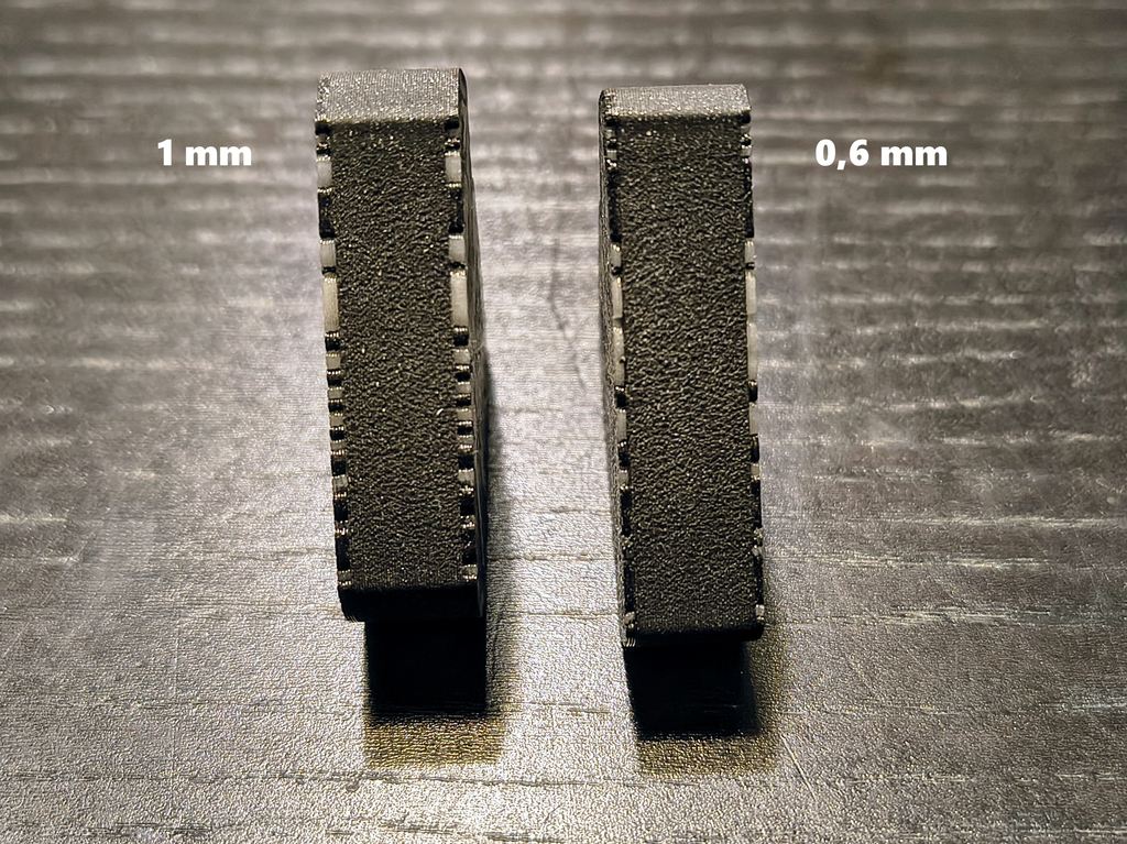 Снежинка с рождественским украшением