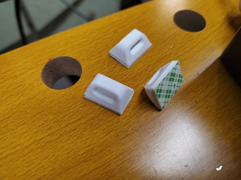 Анкер для стяжки проводов