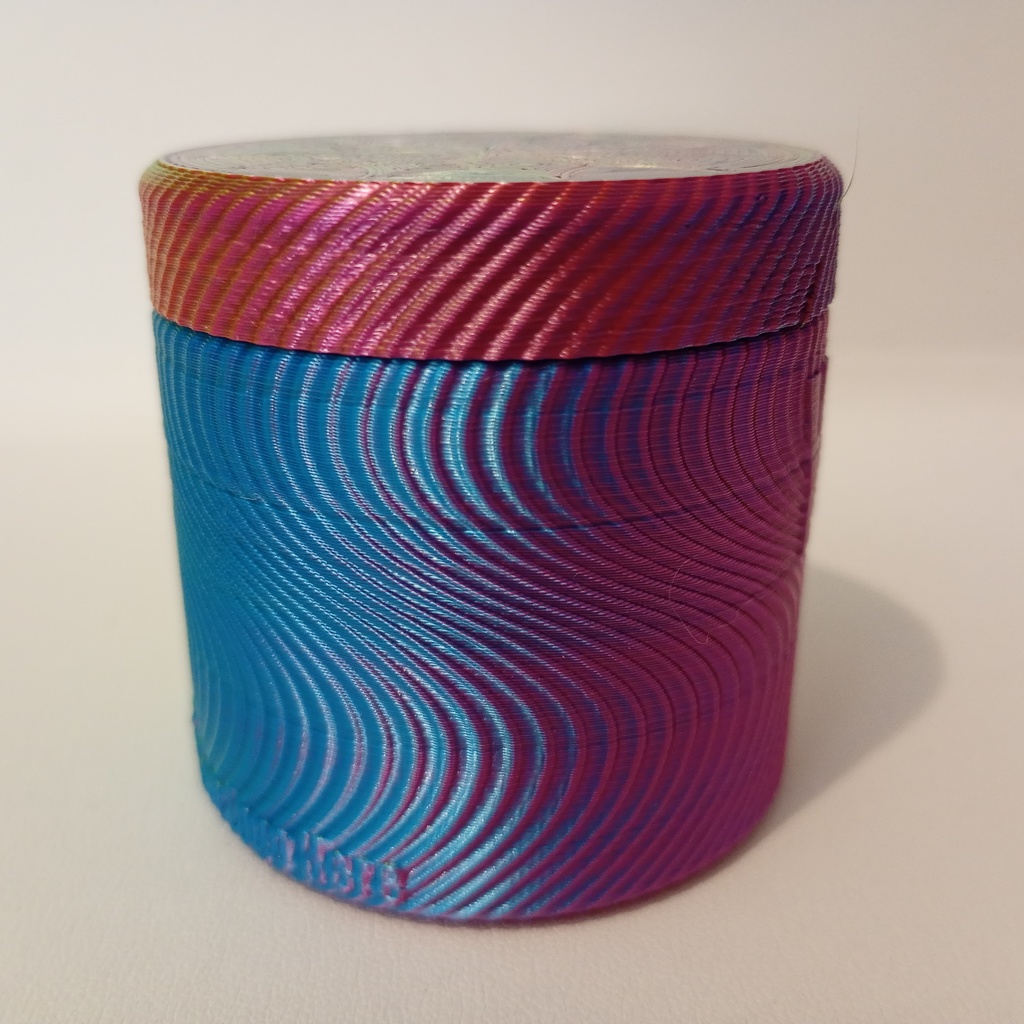 Кувшин с линиями Матрешки