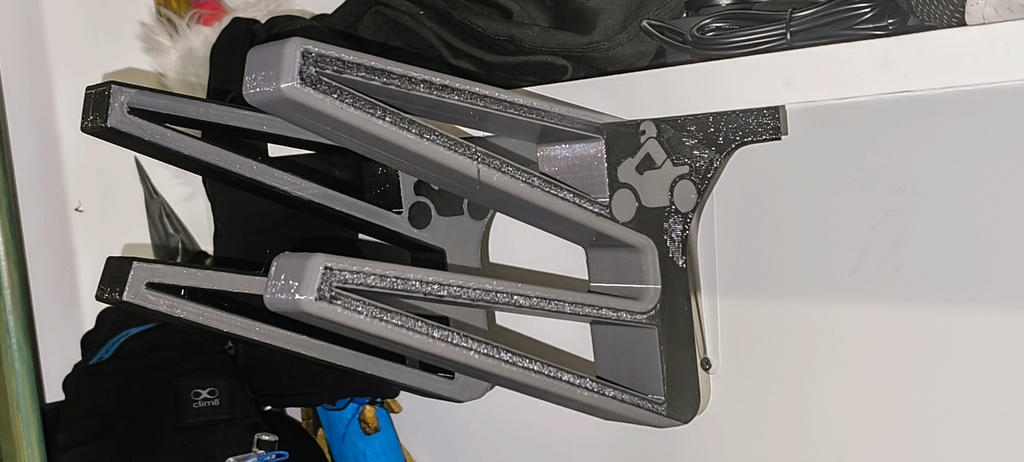 Держатель для мотоперчаток