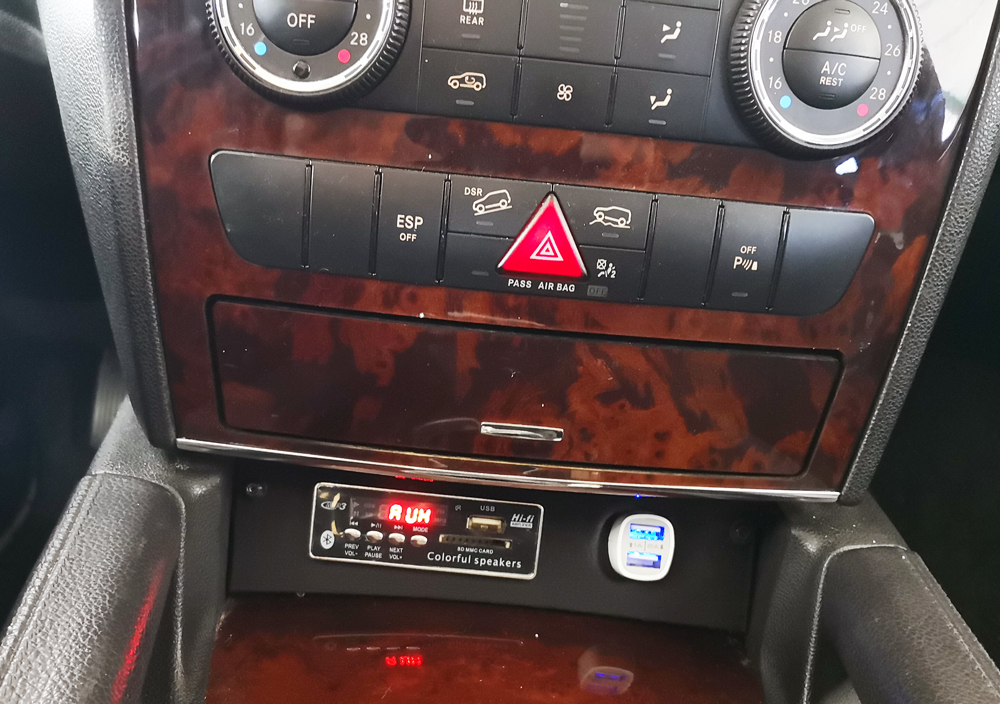 Мультимедийная крышка для Mercedes-Benz