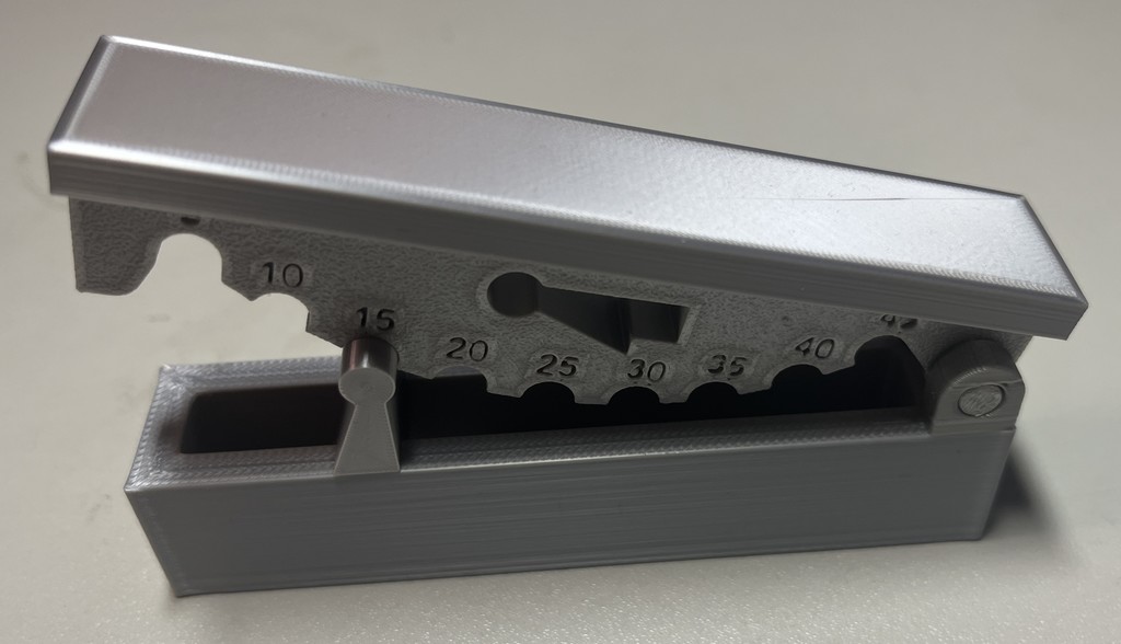 Уголковая опора для мастерской