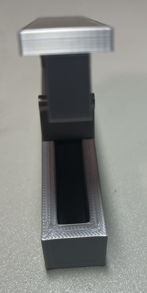 Уголковая опора для мастерской