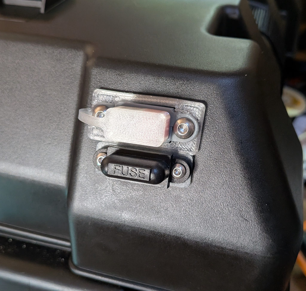 Панельный монтаж Anderson Power Poles с уплотнителем и крышкой