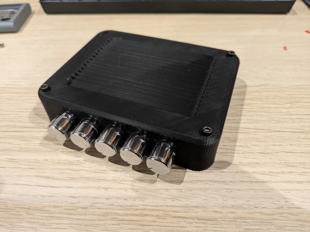 Корпус усилителя 2.1 - Модель KH-K58