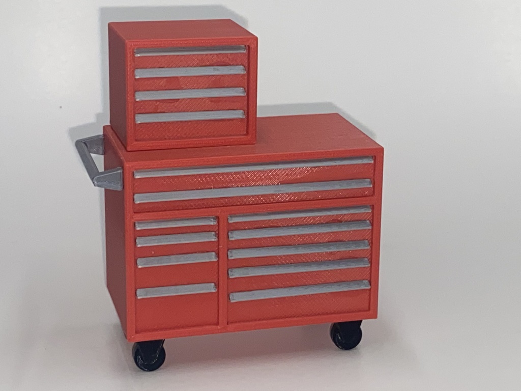 Модель механического инструмента в масштабе 1/18