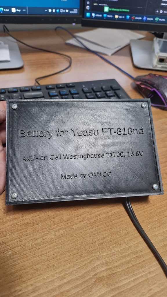 Коробка для батарей 21700