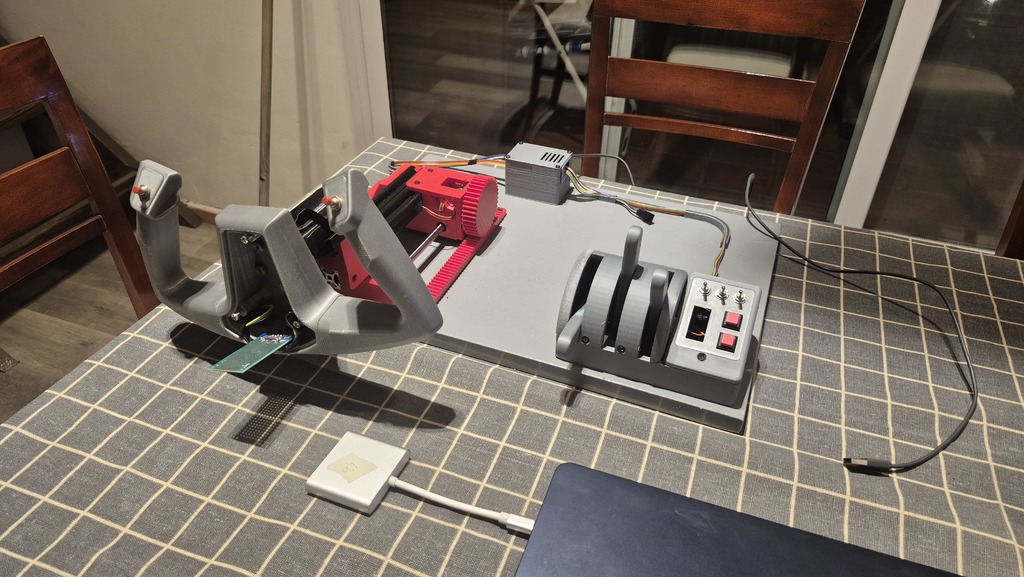 Усовершенствованное рулевое управление с 4 кнопками