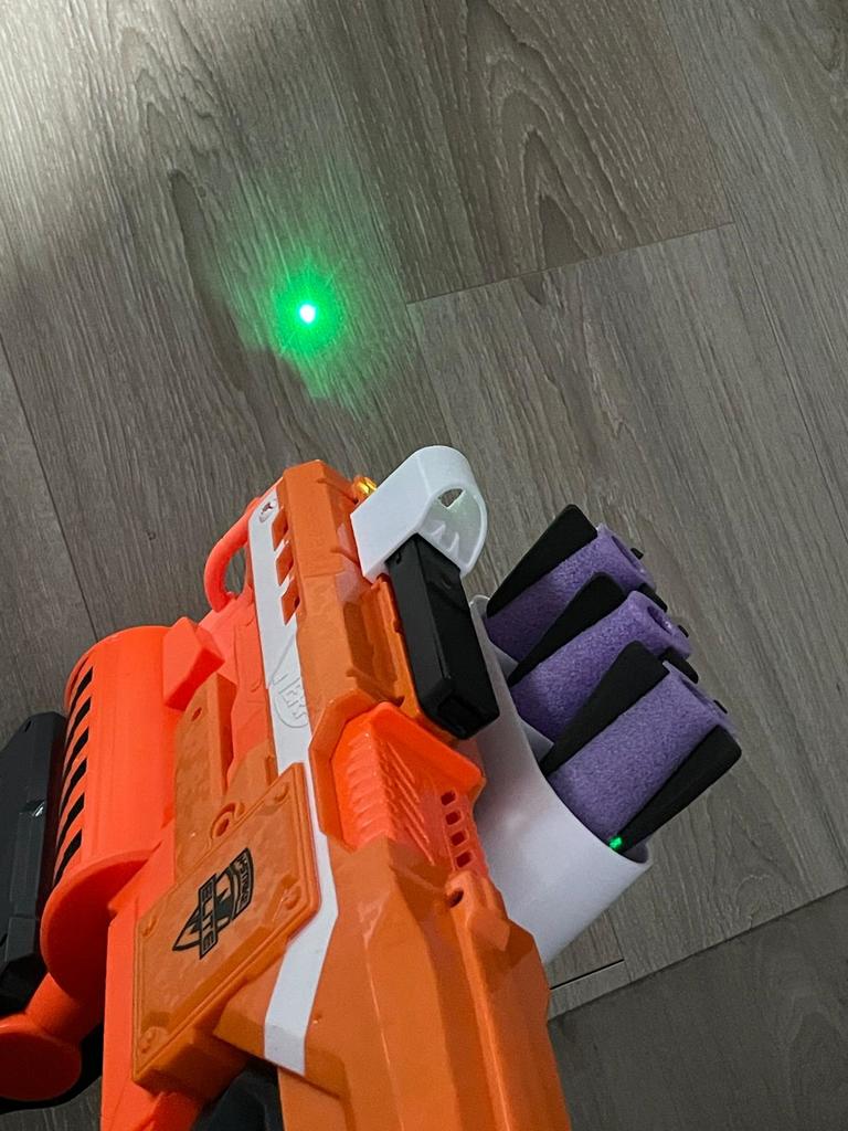 Прицел с лазерным указателем и держателем для ракет Nerf